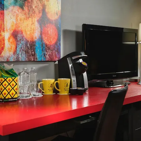 Staypineapple, Hotel Five, Downtown Seattle-3